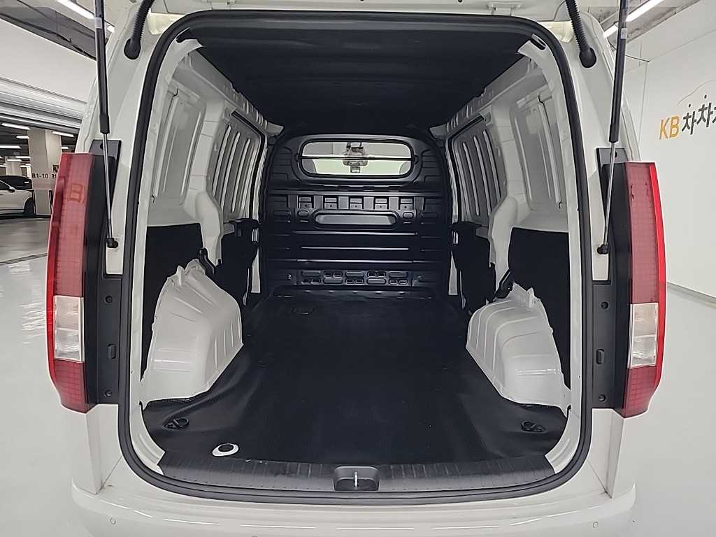 HYUNDAI Staria 2022 Blanco - Importación desde Corea - HF Imports Iquique - Foto 18