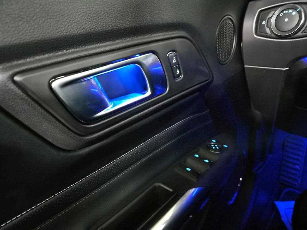 Ford Mustang - Vista 12