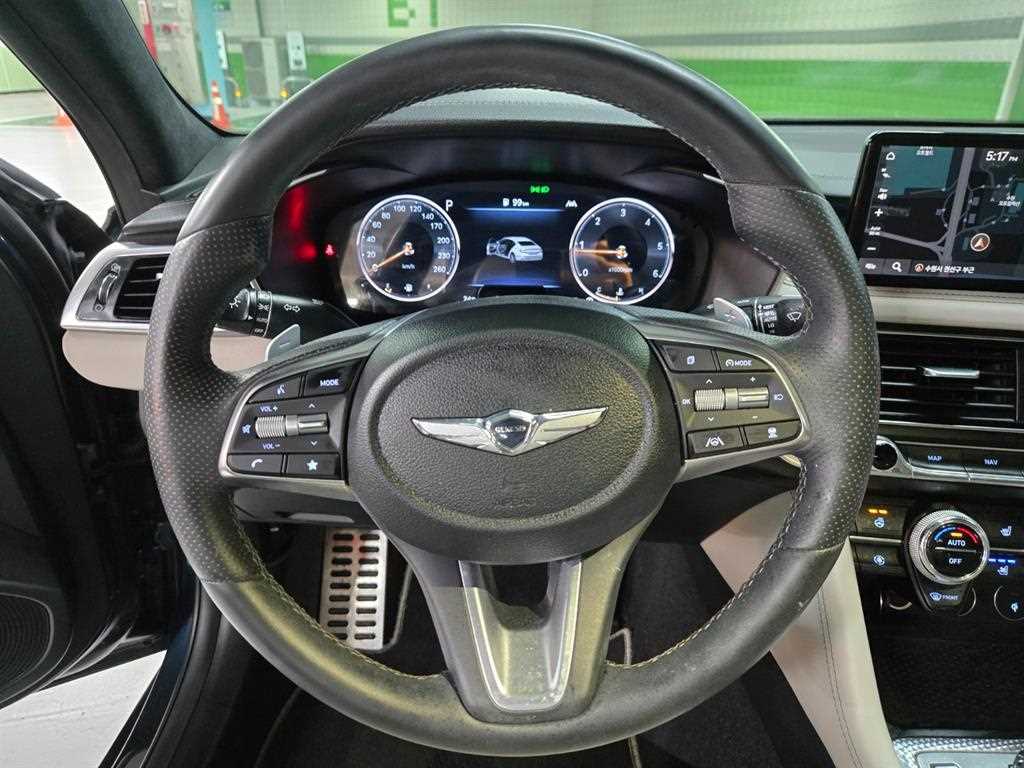 Genesis G70 - Vista 10