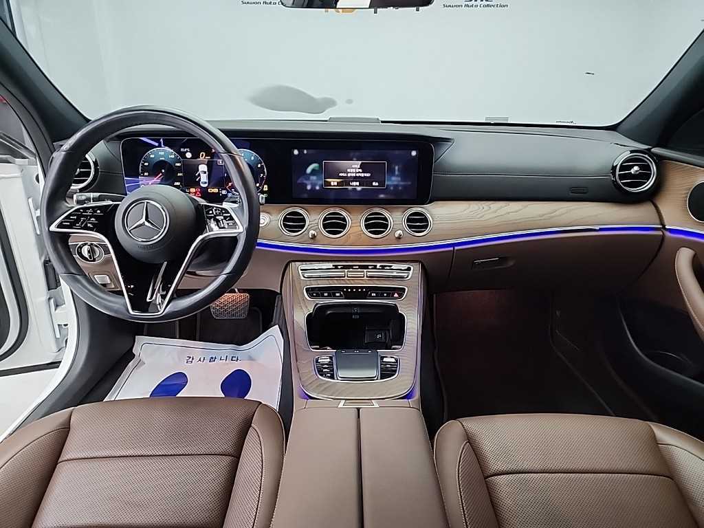 Mercedes Benz E class - Vista 7