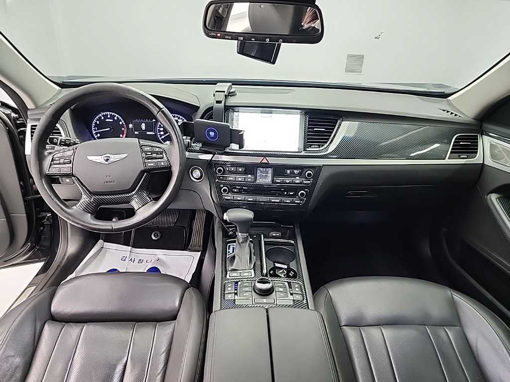 HYUNDAI Genesis - Vista 7