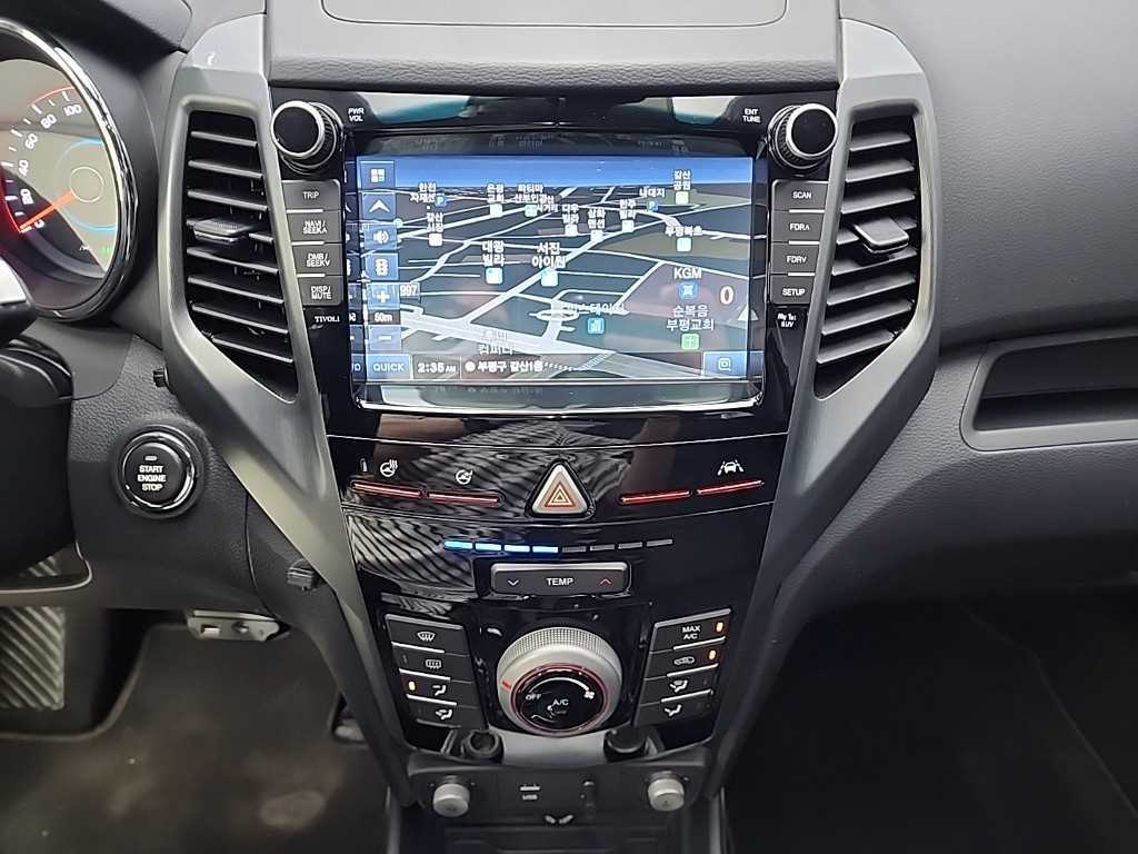 Ssangyong Tivoli - Vista 10