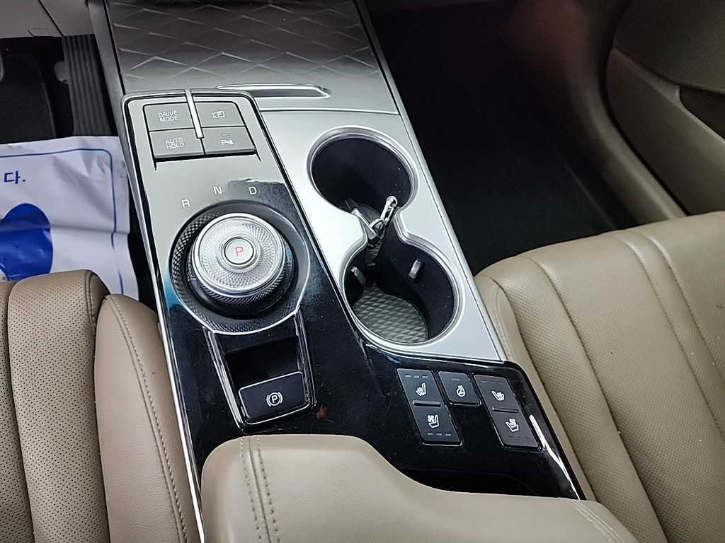 KIA K8 - Vista 8