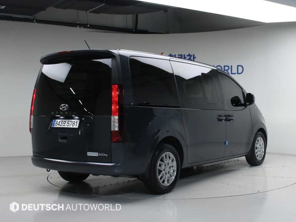 HYUNDAI Staria - Vista 2