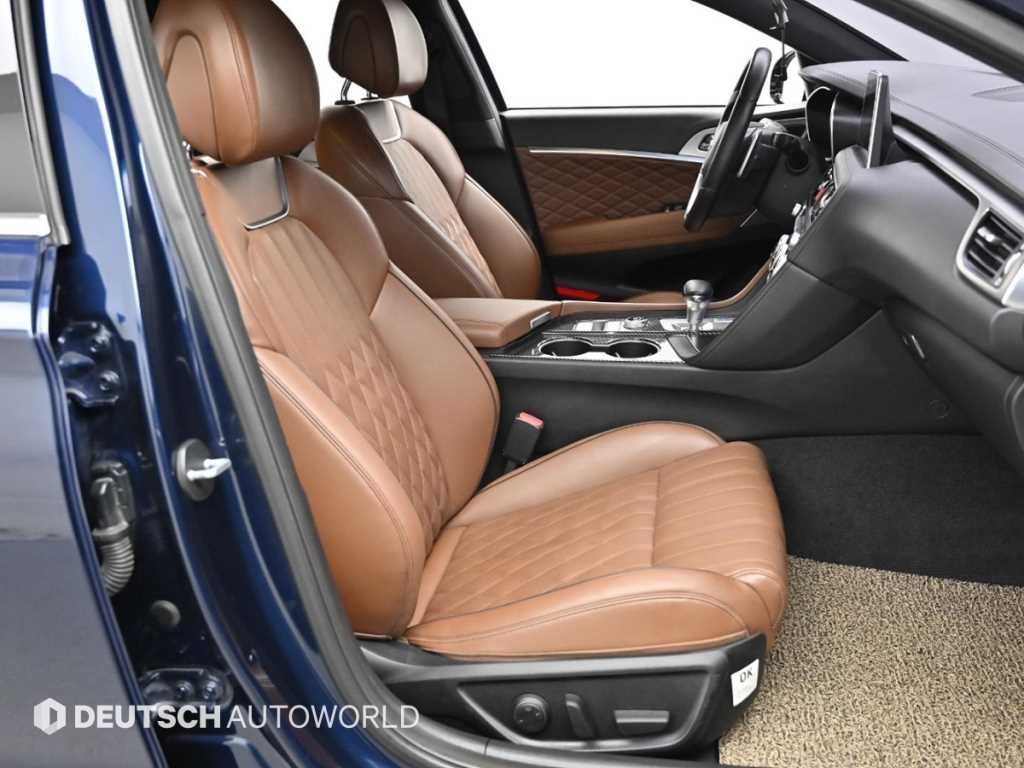 Genesis G70 - Vista 10