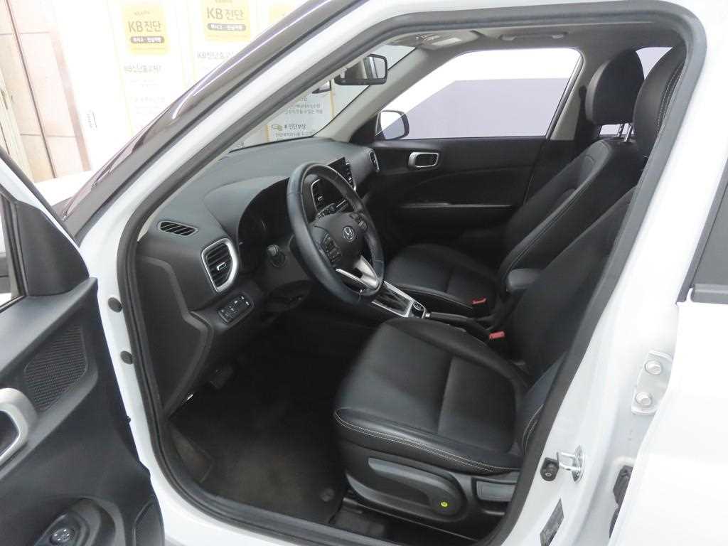 HYUNDAI Venue - Vista 5
