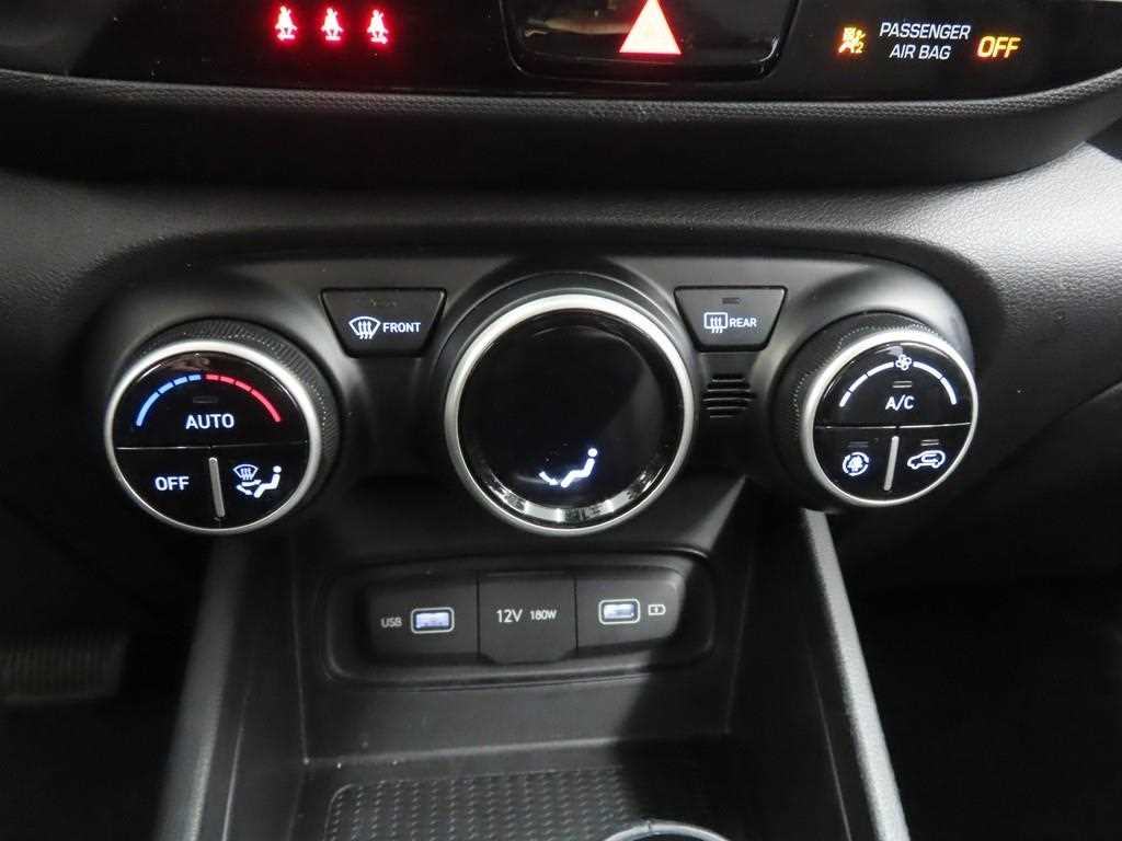 HYUNDAI Venue - Vista 12