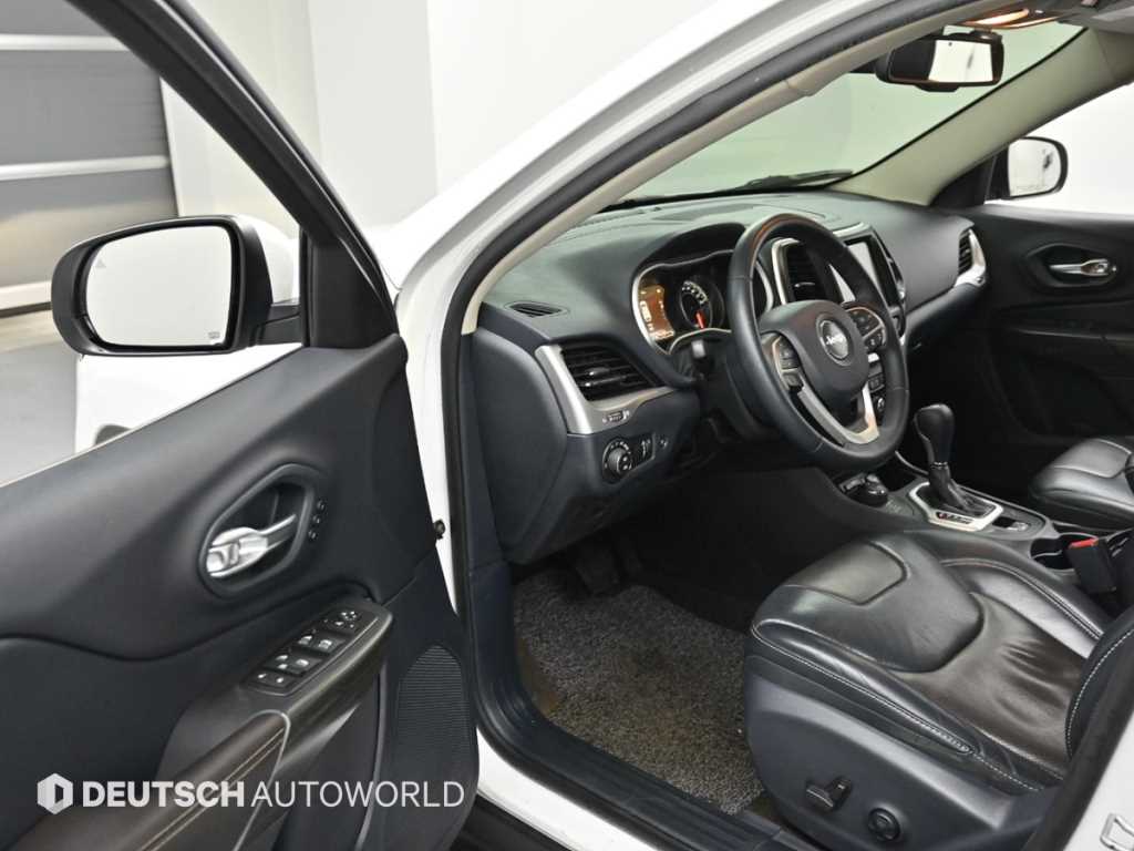 Jeep Cherokee - Vista 11