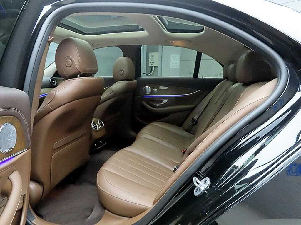 Mercedes Benz E class - Vista 6