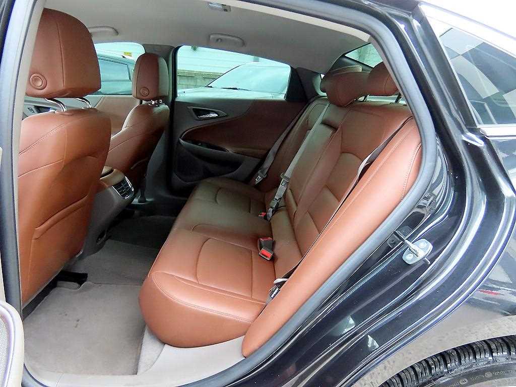 Chevrolet Malibu - Vista 6