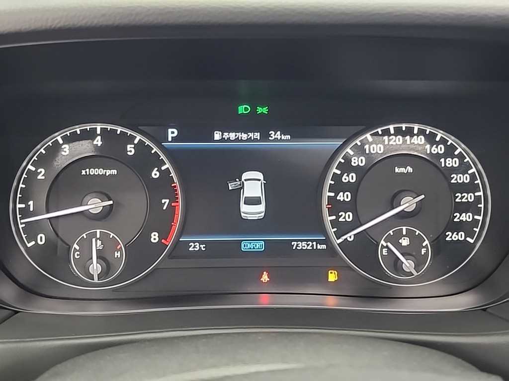 Genesis G90 - Vista 6