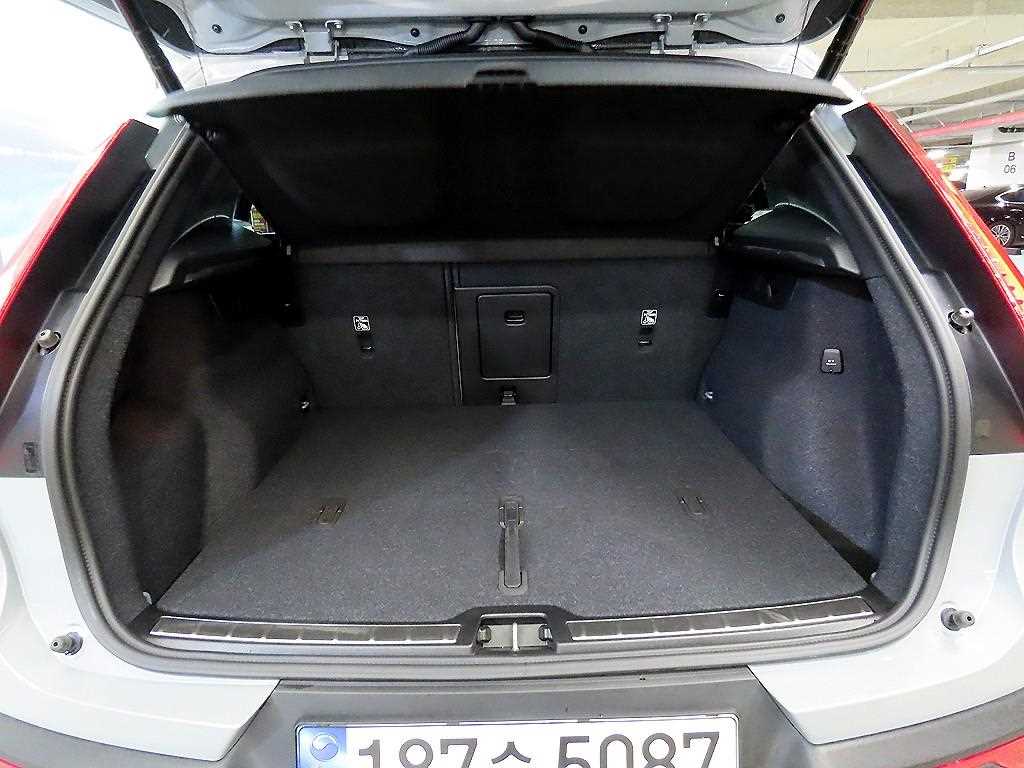 Volvo XC40 2024 Gris - Importación desde Corea - HF Imports Iquique - Foto 16