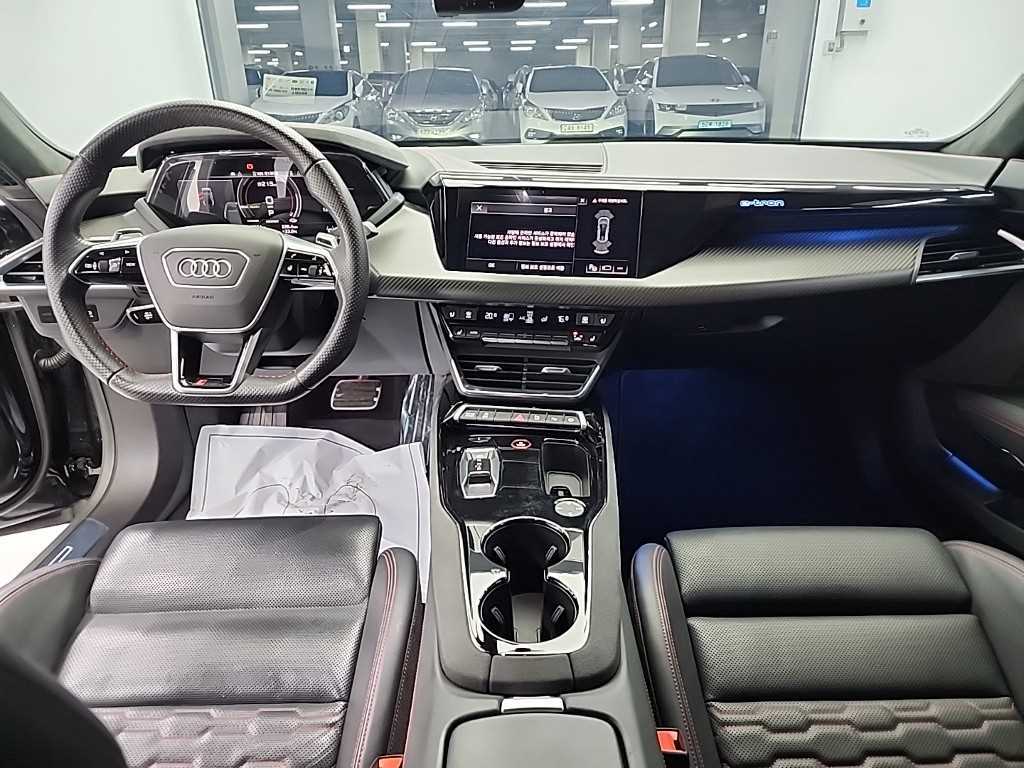 Audi RS e-tron GT - Vista 7
