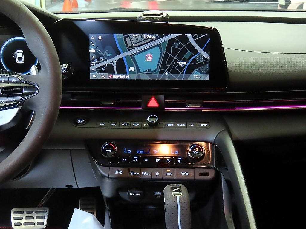 HYUNDAI Avante - Vista 11