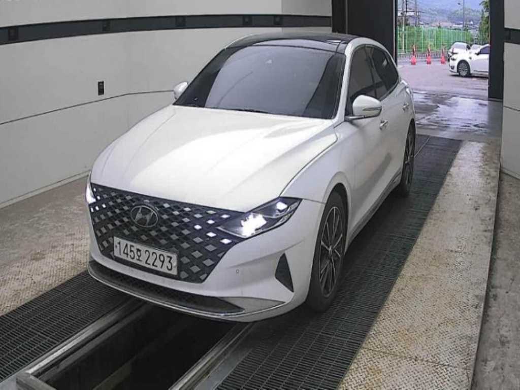 HYUNDAI Grandeur - Vista 2