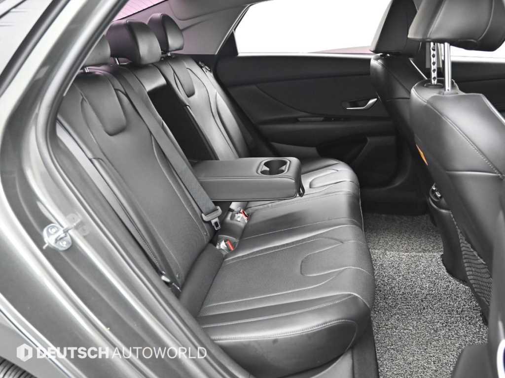 HYUNDAI Avante - Vista 12