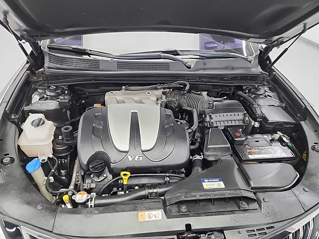 HYUNDAI Grandeur - Vista 5
