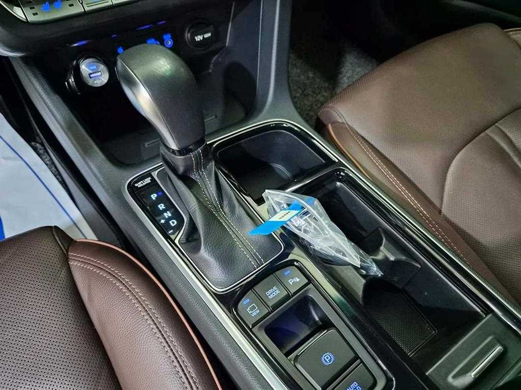 HYUNDAI Sonata - Vista 11