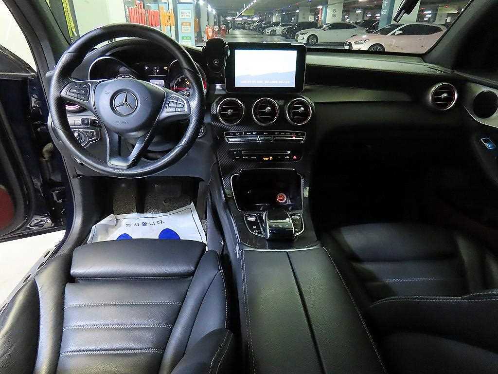 Mercedes Benz GLC Class - Vista 10