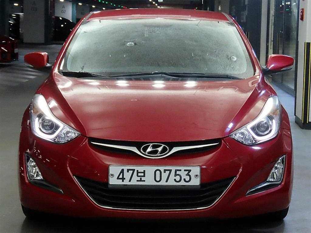 HYUNDAI Avante - Vista 2