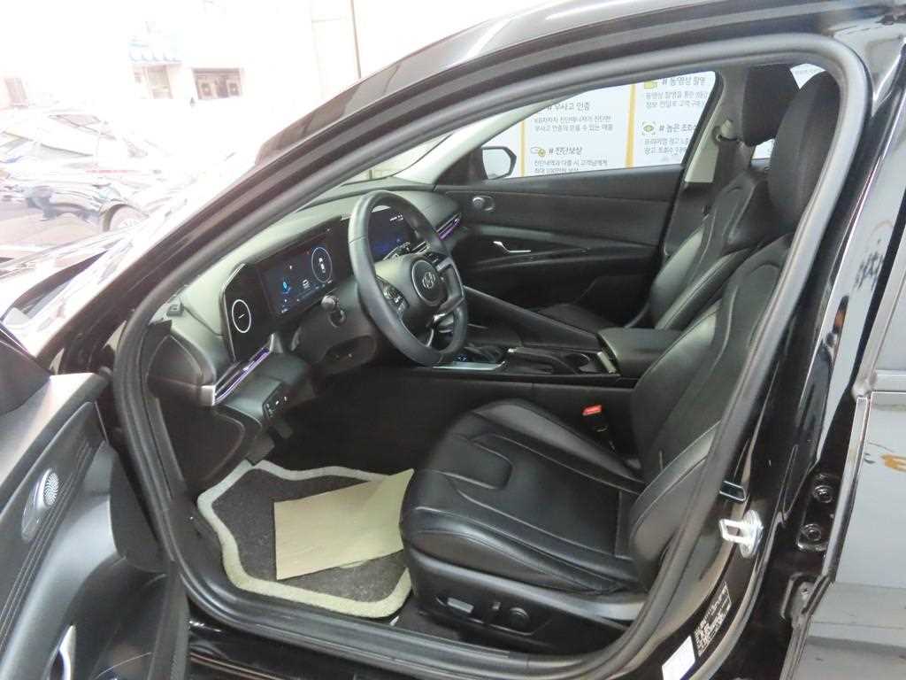HYUNDAI Avante - Vista 5