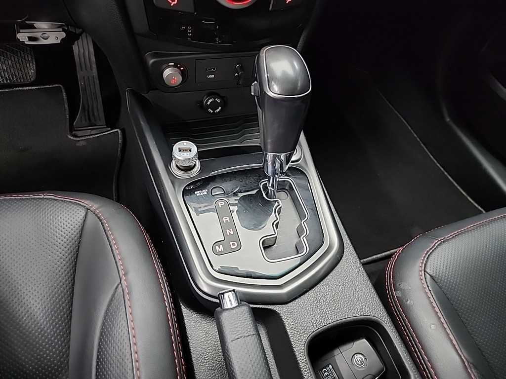 Ssangyong Tivoli - Vista 8