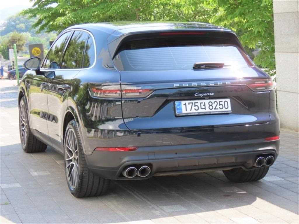 Porsche Cayenne - Vista 4