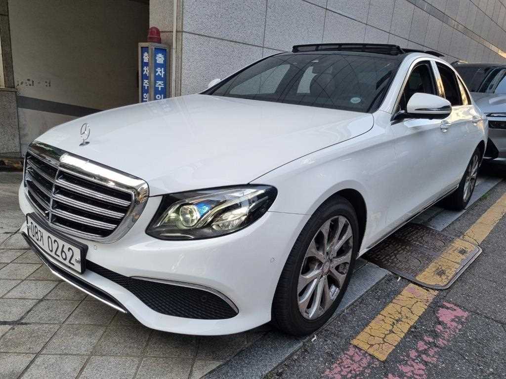 Mercedes Benz E class - Vista 2