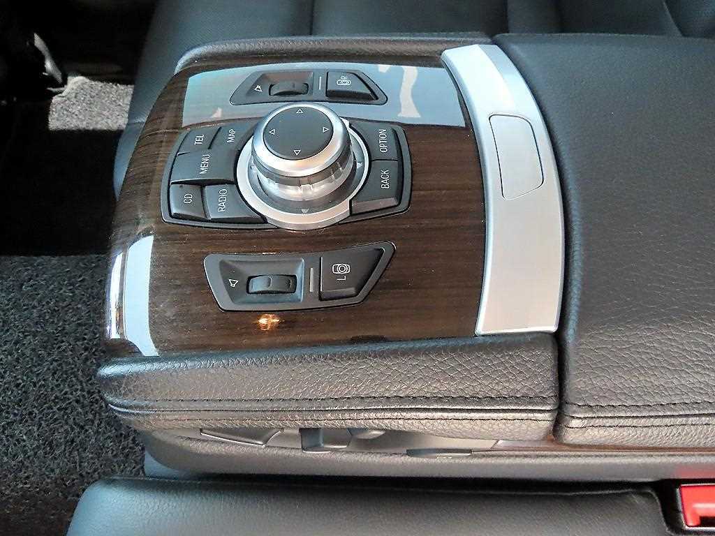 BMW 7 Series 2012 Negro - Importación desde Corea - HF Imports Iquique - Foto 13