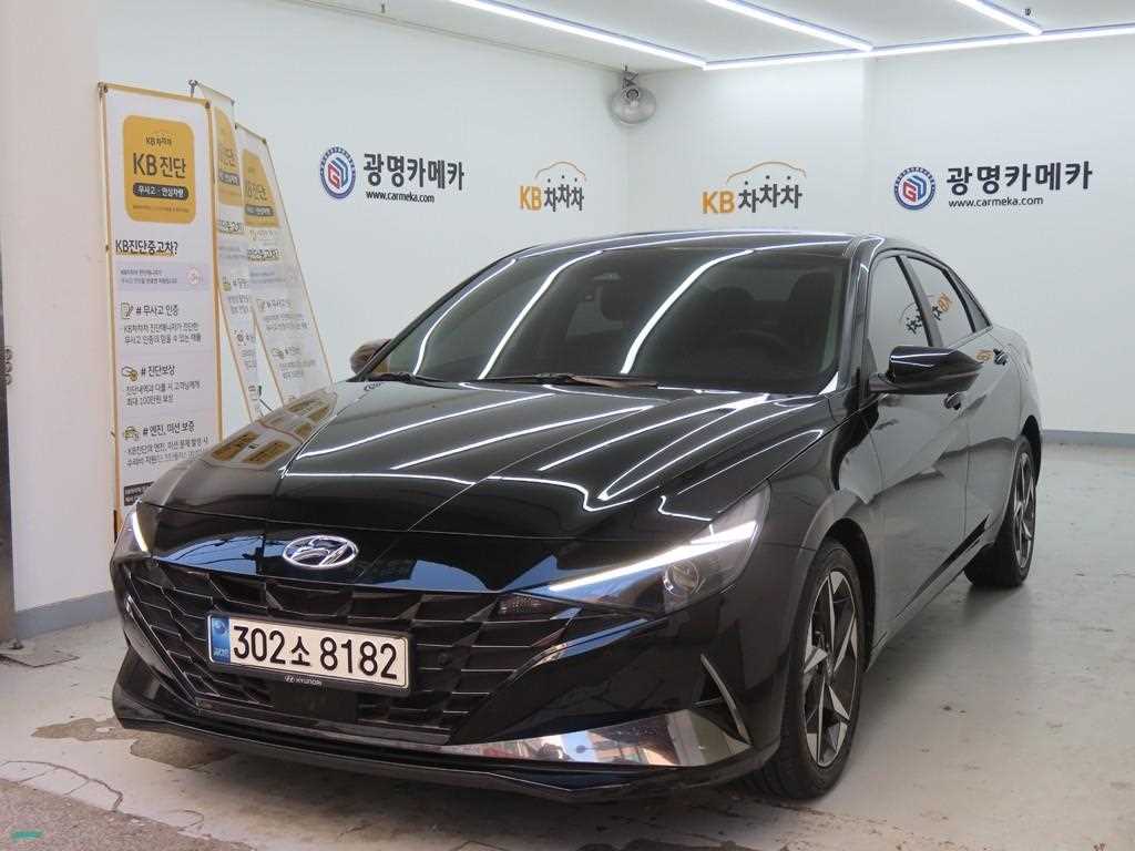 HYUNDAI Avante - Vista 2