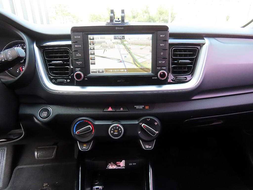 KIA Stonic 2018 Blanco - Importación desde Corea - HF Imports Iquique - Foto 13