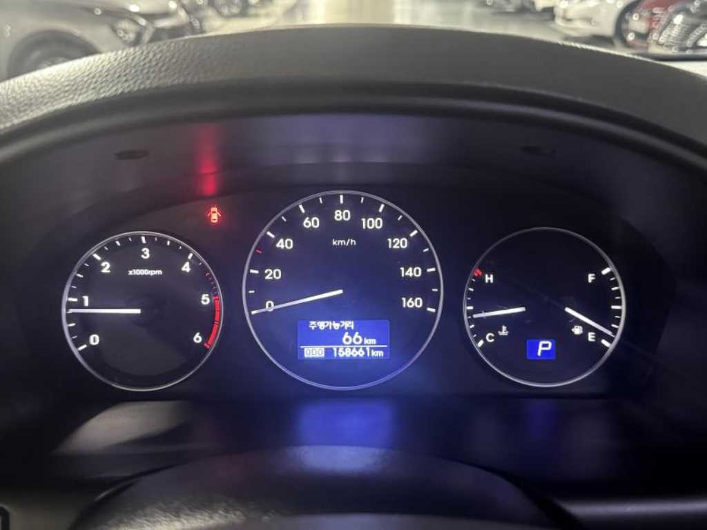 HYUNDAI Starex - Vista 6