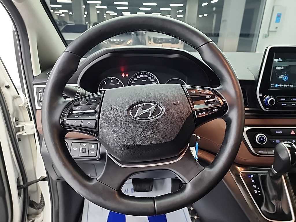 HYUNDAI Starex - Vista 9