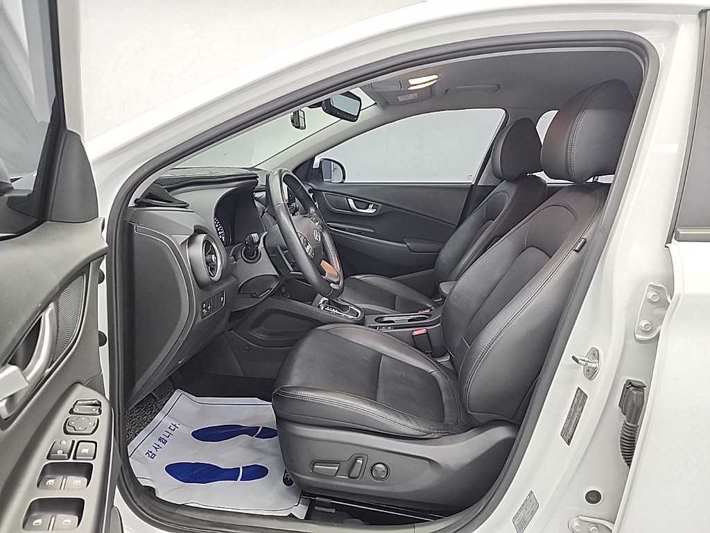 HYUNDAI Kona - Vista 11