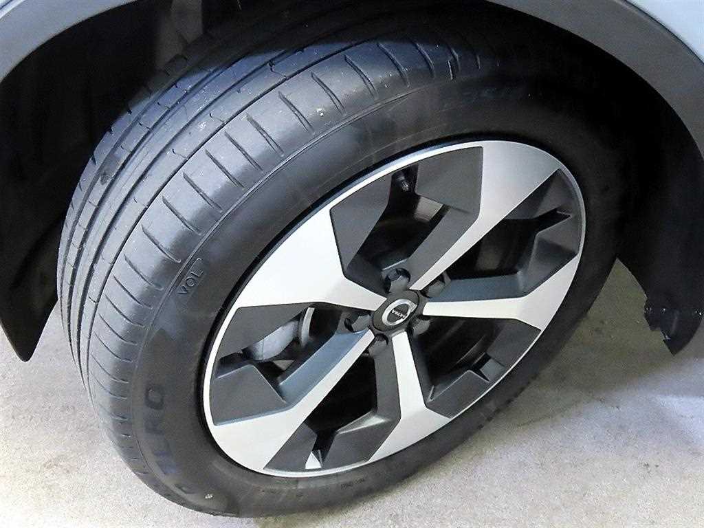 Volvo XC40 2024 Gris - Importación desde Corea - HF Imports Iquique - Foto 20