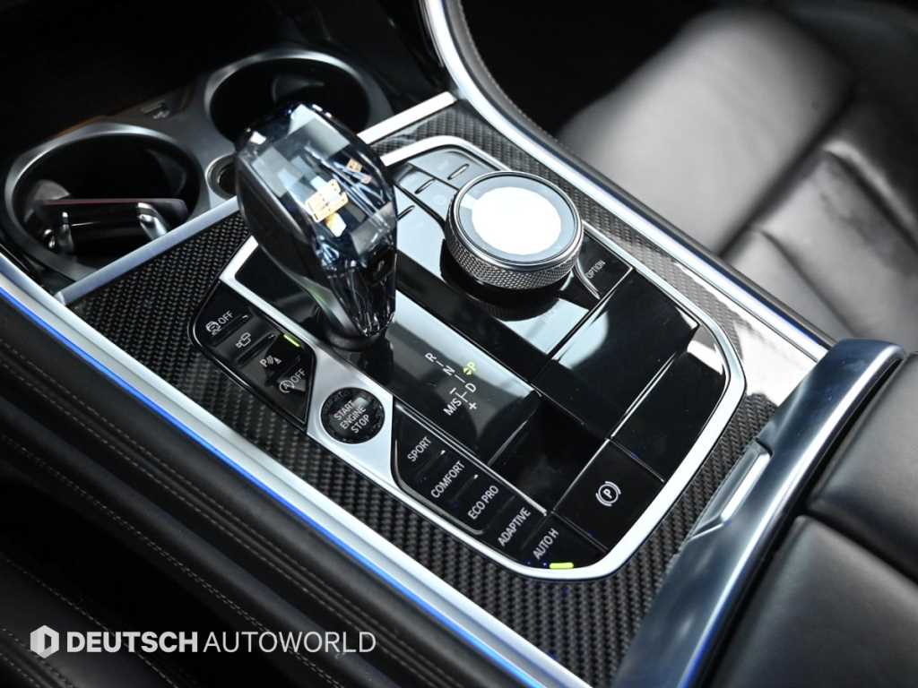 BMW 8 Series - Vista 9