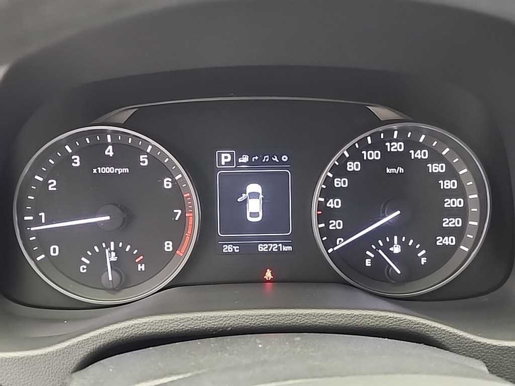 HYUNDAI Avante - Vista 6