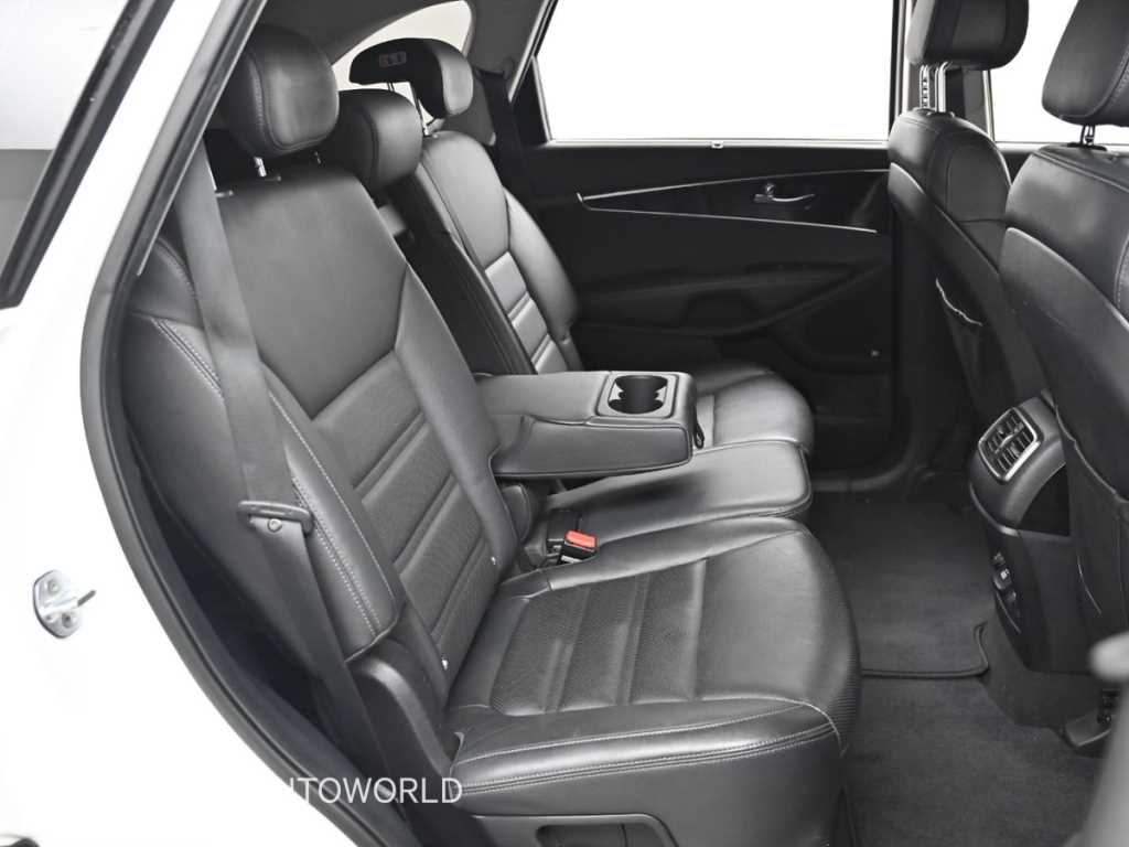 KIA Sorento - Vista 12