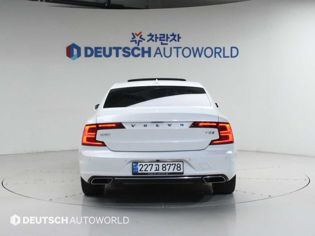 Volvo S90 - Vista 4