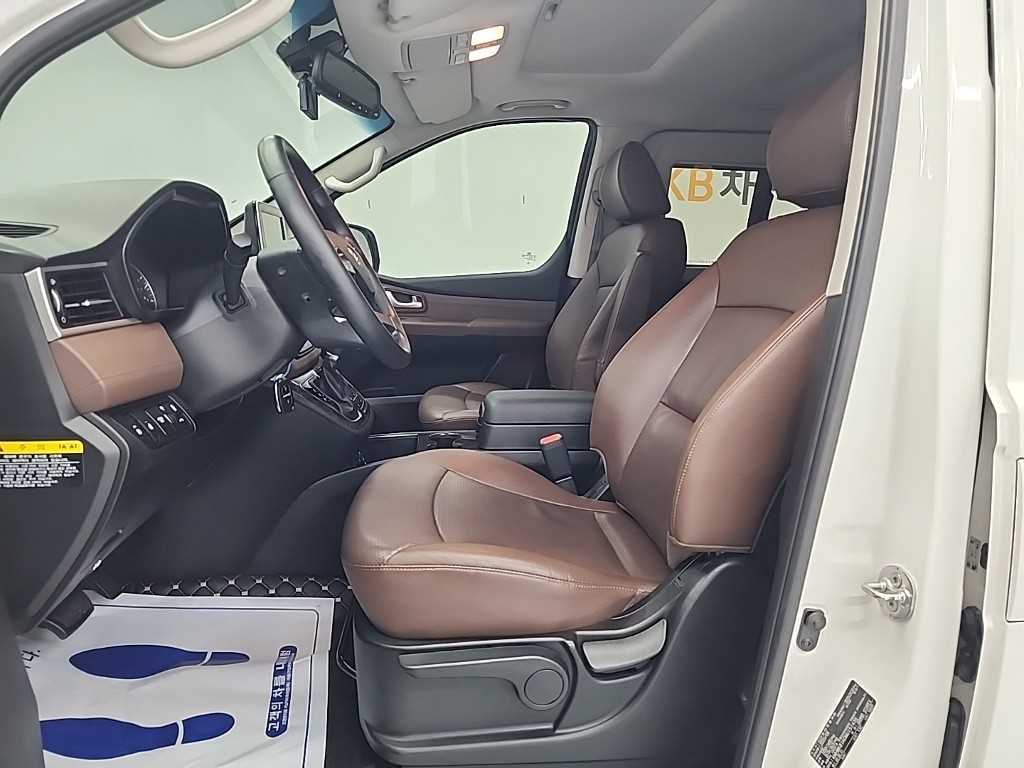 HYUNDAI Starex - Vista 11