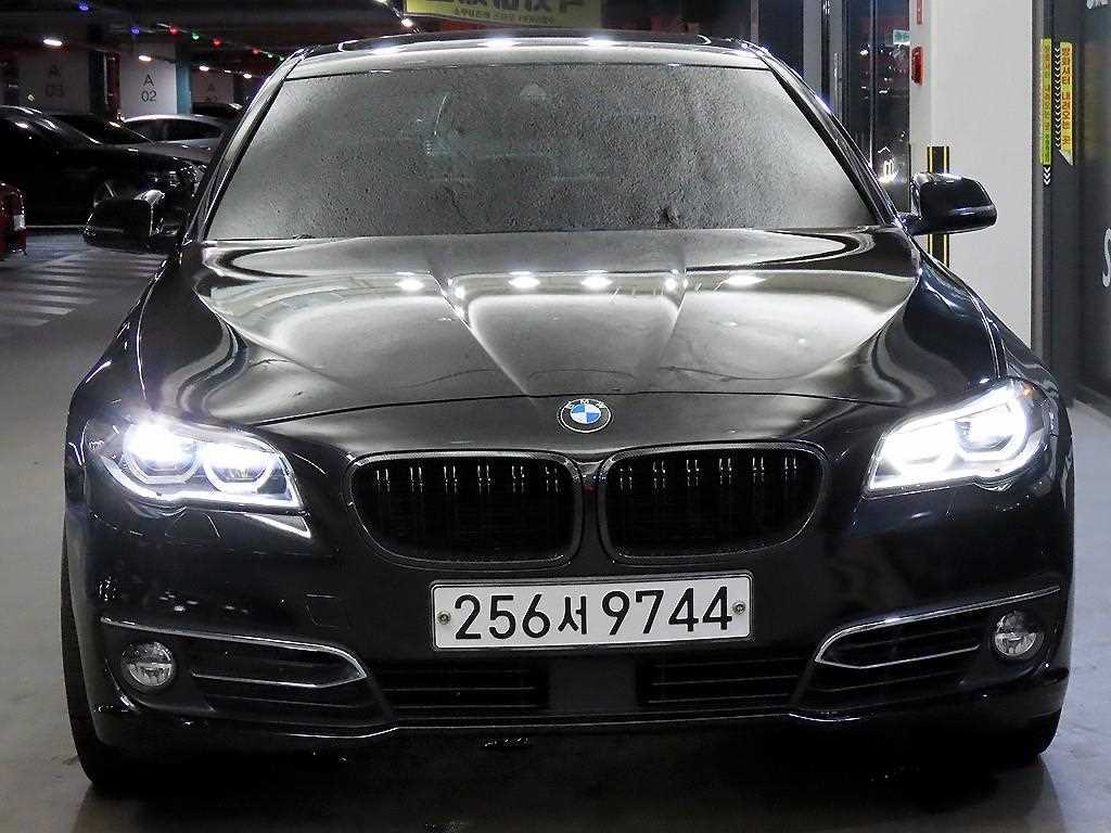 BMW 5 Series - Vista 2