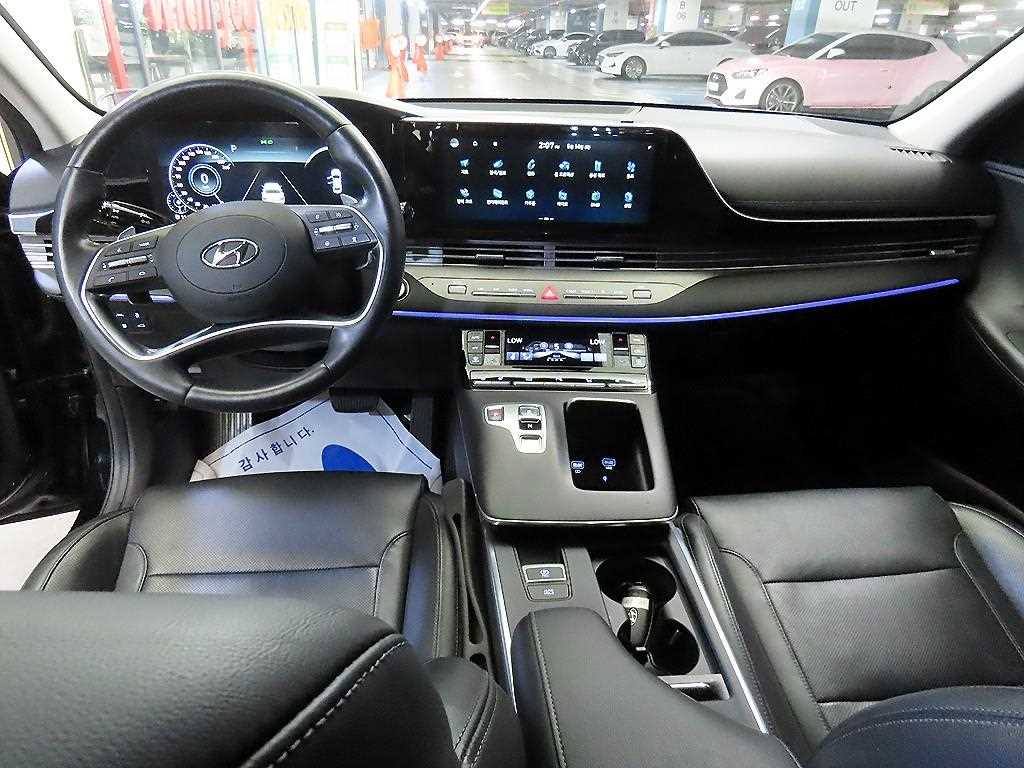 HYUNDAI Grandeur - Vista 10