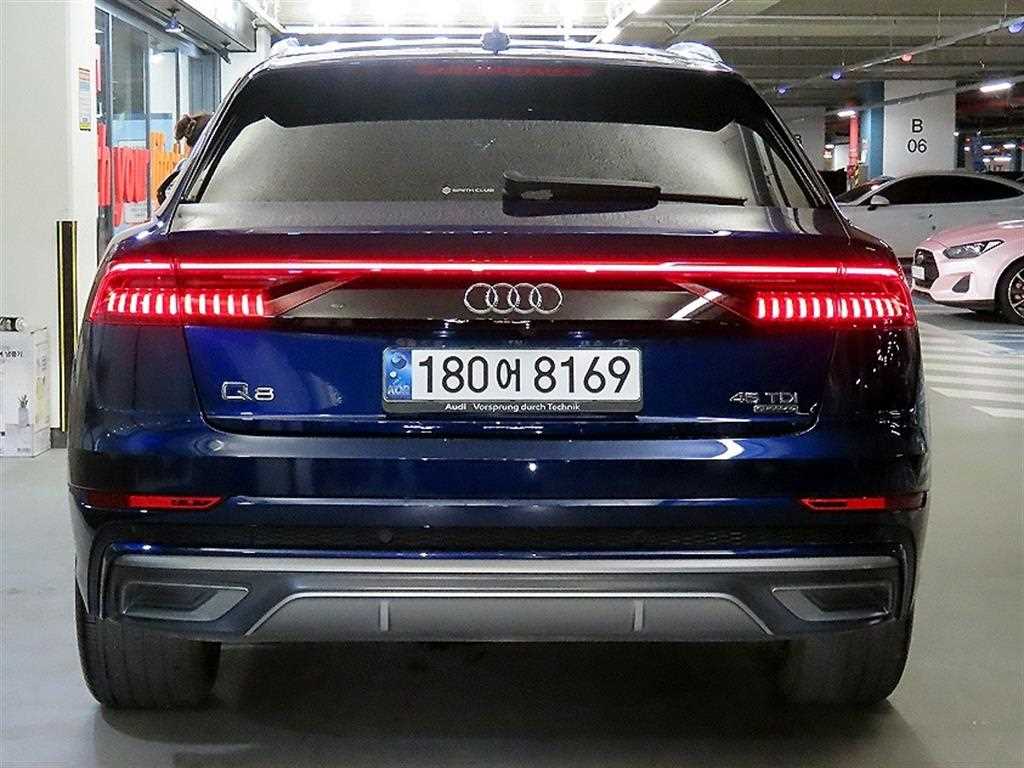 Audi Q8 - Vista 5