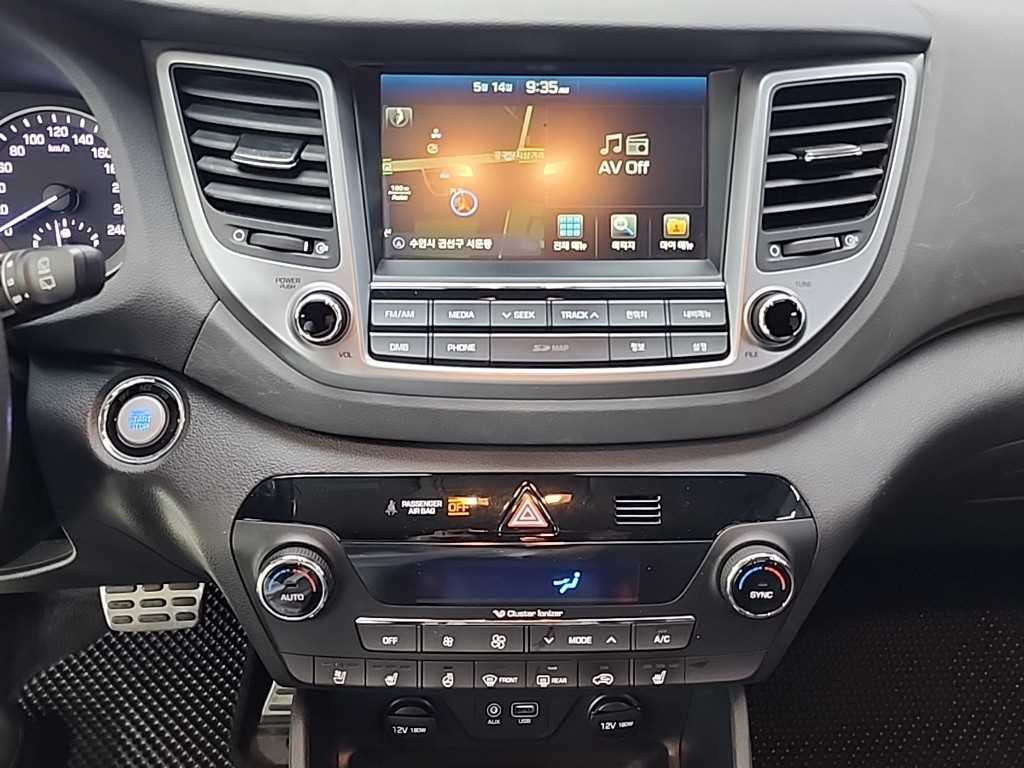 HYUNDAI Tucson - Vista 10