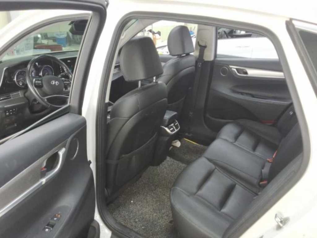 HYUNDAI Grandeur - Vista 7