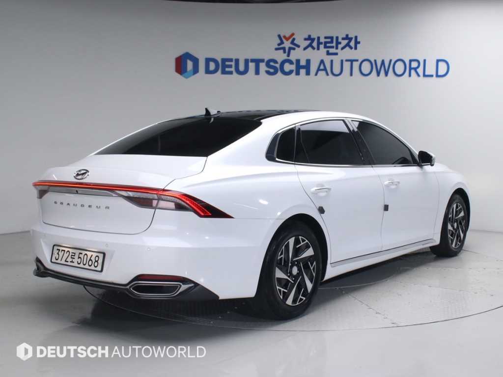 HYUNDAI Grandeur - Vista 2