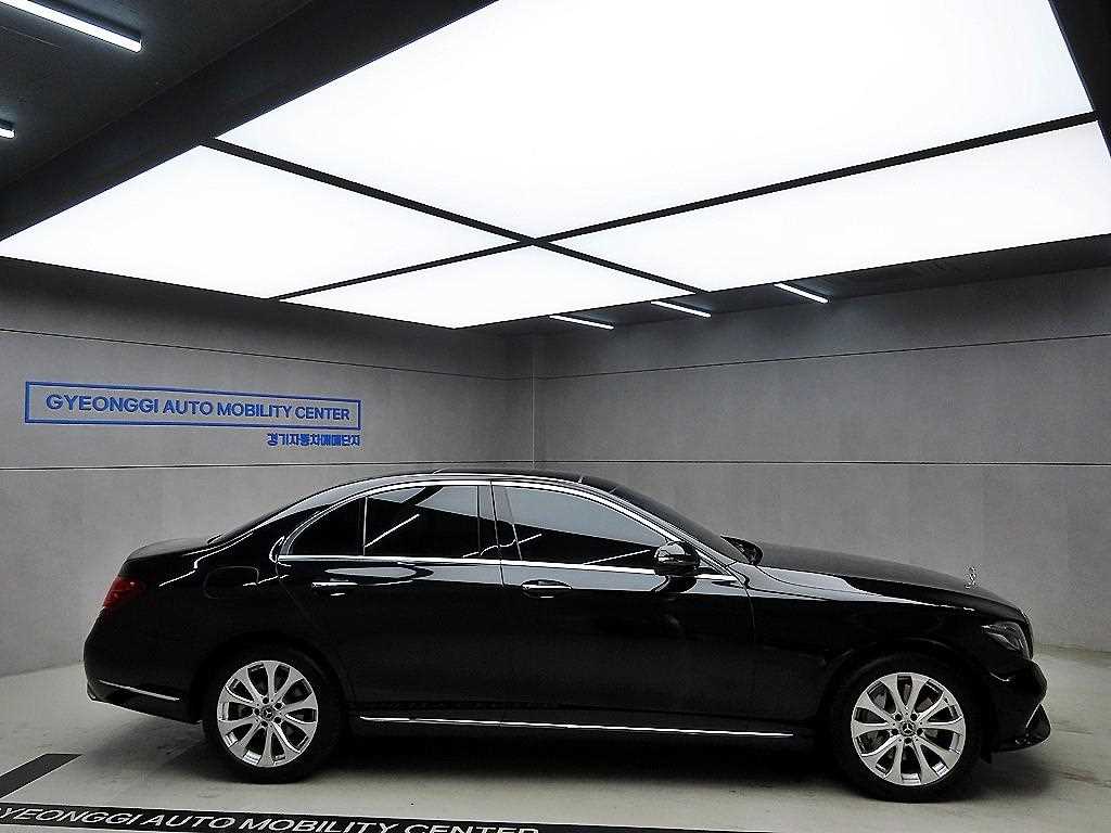 Mercedes Benz E class - Vista 2