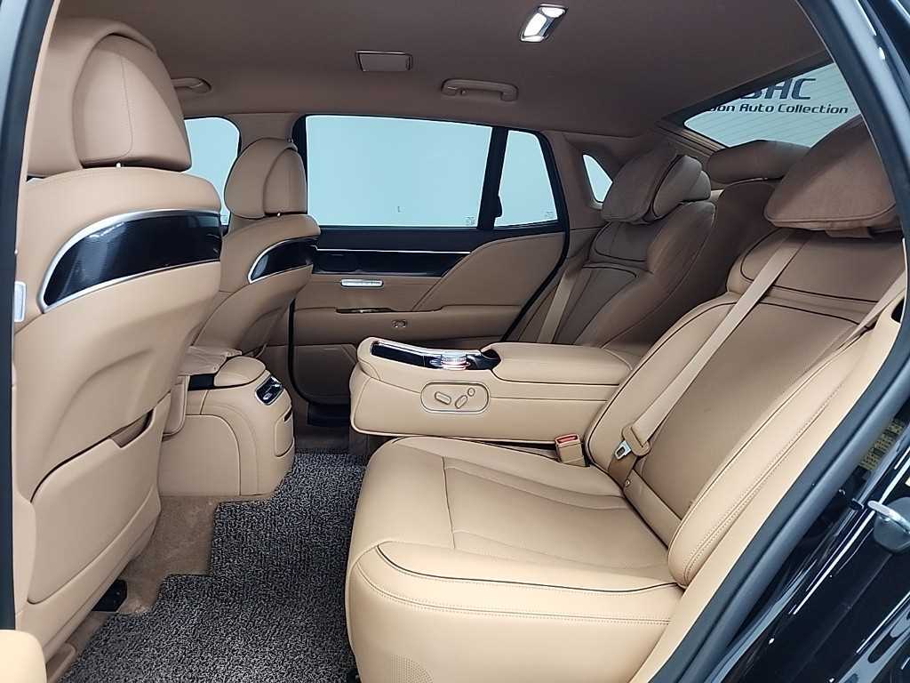 Genesis G90 - Vista 12
