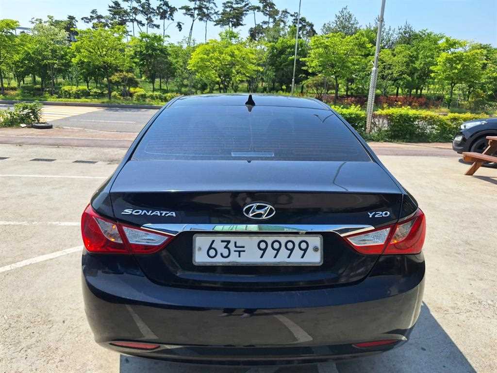 HYUNDAI Sonata - Vista 4