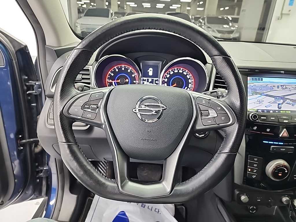 Ssangyong Tivoli - Vista 9
